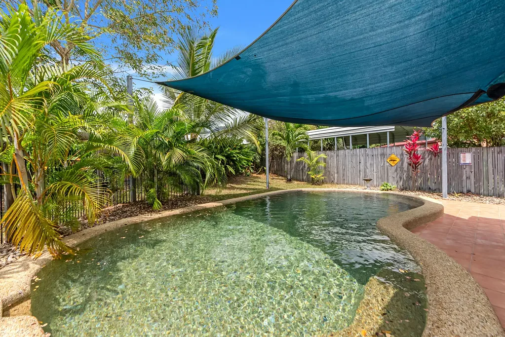 4 Queenscliff Close, Kewarra Beach, QLD 4879