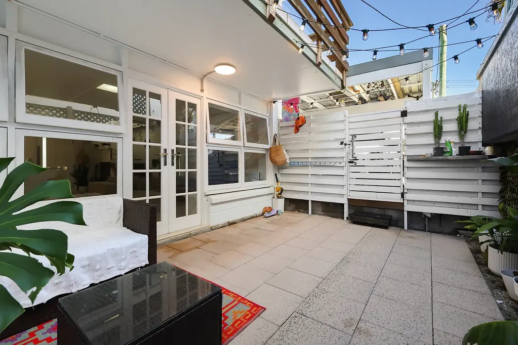 Mermaid Beach 2房  Boutique Beachside Buying with Unlimited Lifestyle Appeal