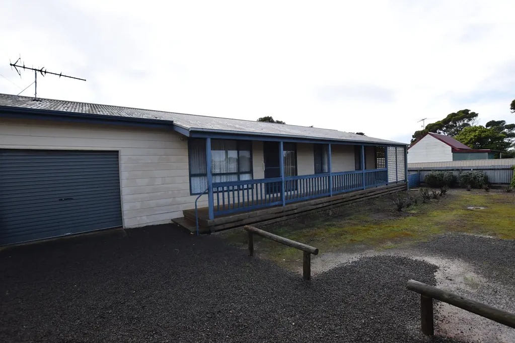 Walking distance to town centre
