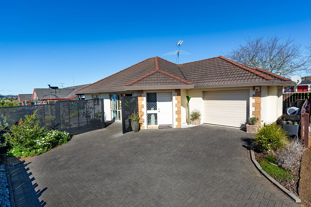 Pukekohe 2ਬੈੱਡਰੂਮ Freehold Solid Unit