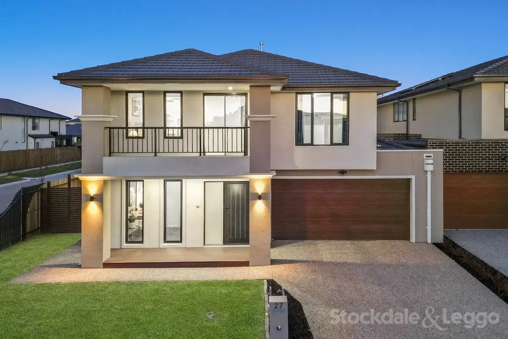 27 Crosswater Boulevard, Clyde North, VIC 3978