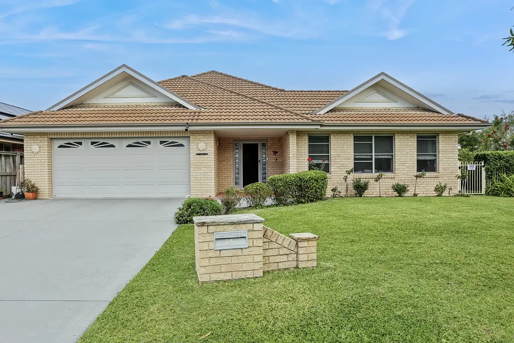 Tea Gardens 4房  Spacious Family Home in the Myall Quays Estate