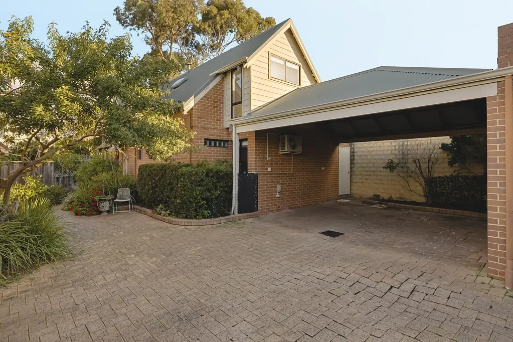 East Victoria Park 3Kwarto Architectural Character, Versatile Living, in Boutique Setting