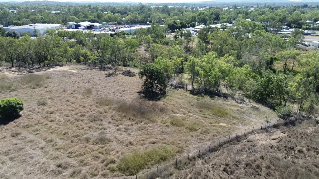 Mareeba ?? Prime Development Opportunity � 4.77ha with Subdivision Approval for 27 Lots!