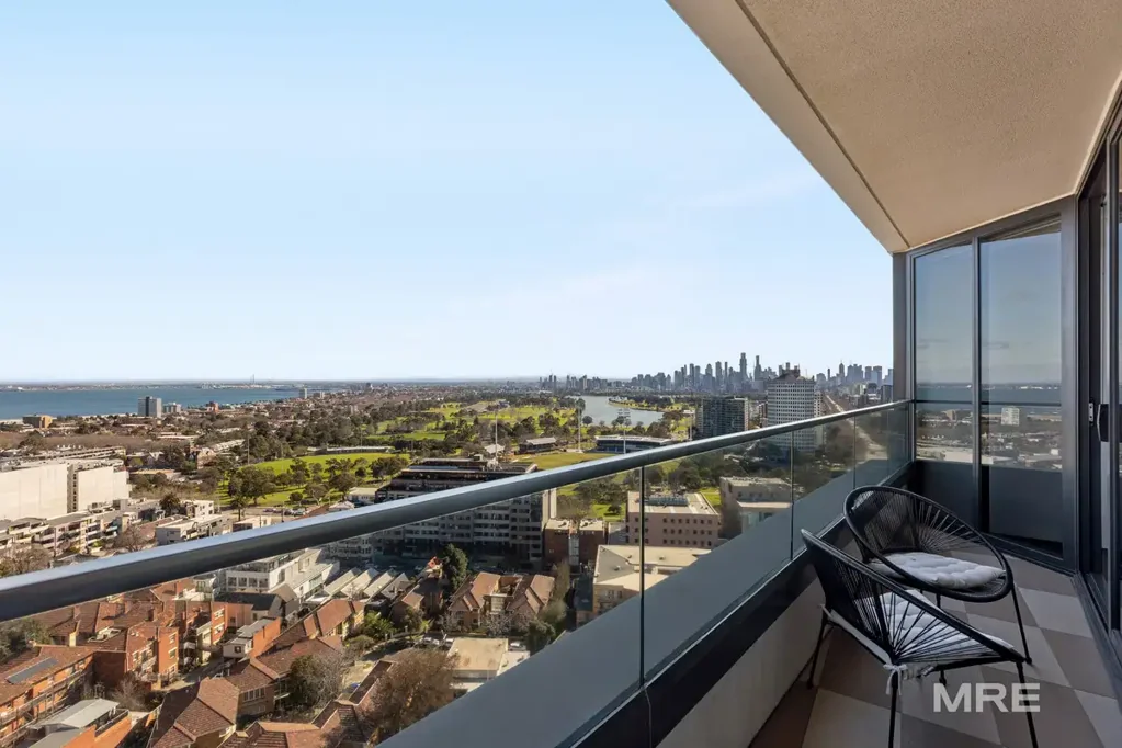 St Kilda 2房  Expressions of Interest Closing Wednesday the 23rd of September at 3:00pm (unless sold prior)