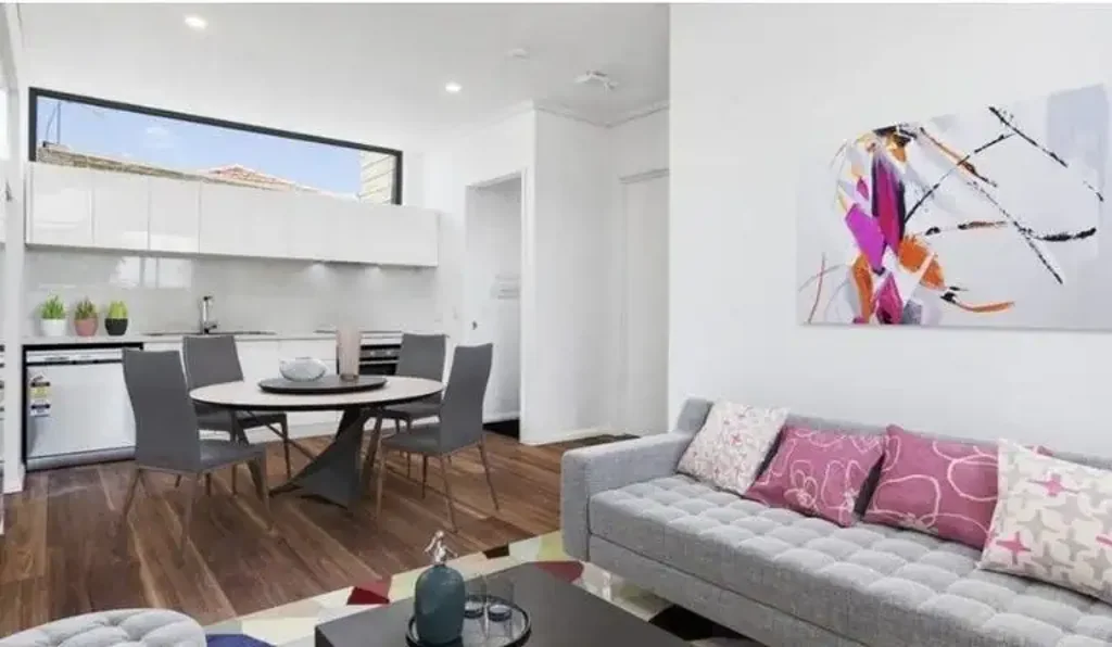 AMAZING NEAR NEW 2x2 APARTMENT IN GREAT LOCATION!!!