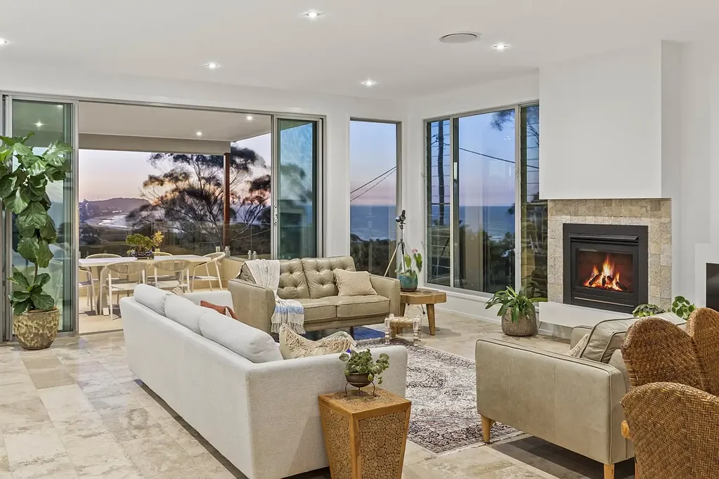 Currumbin 4 Slaapkamer Private Hideaway with Superb Coastal Panorama