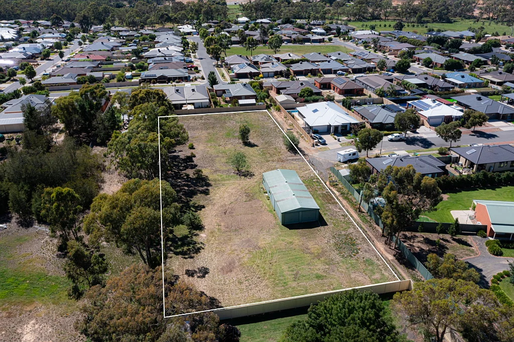 Strathfieldsaye Unique opportunities for development!