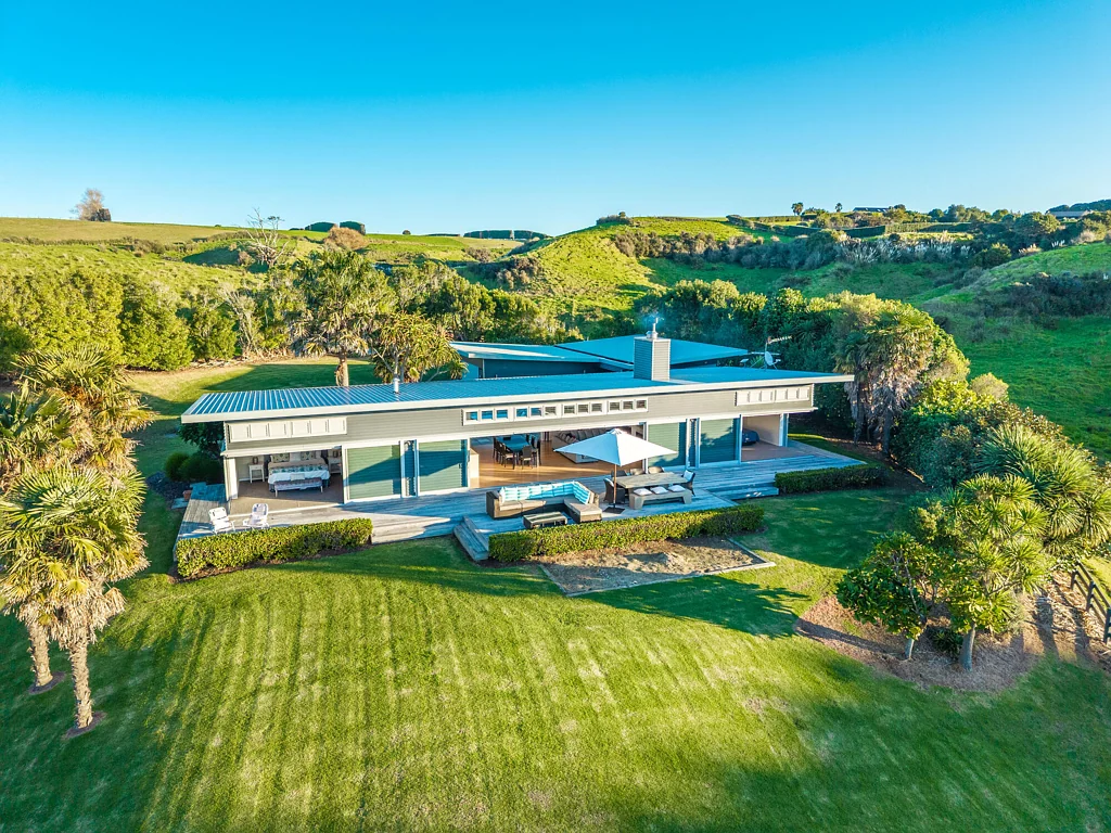 Manukau Heads 4 Slaapkamer Big Bay. Breathtaking Views. Complete Privacy