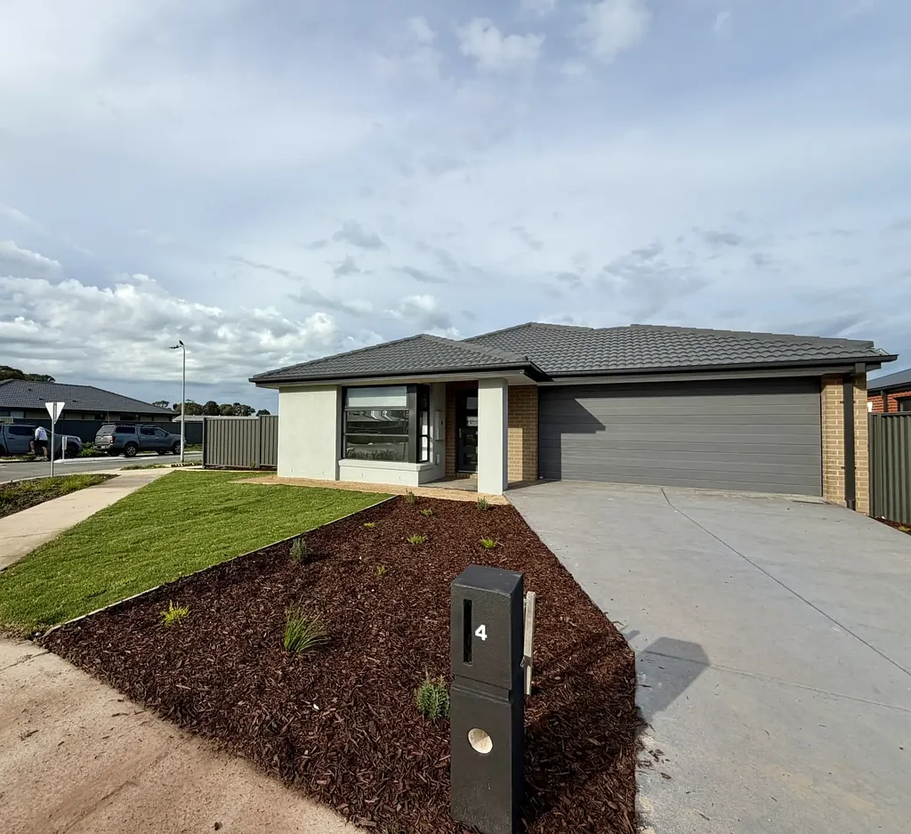 4 Bedroom Home with Dual Living & Modern Comforts