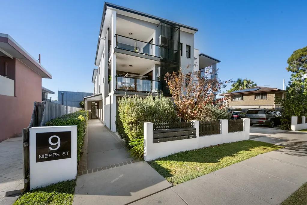 Modern 2 Bedroom Apartment