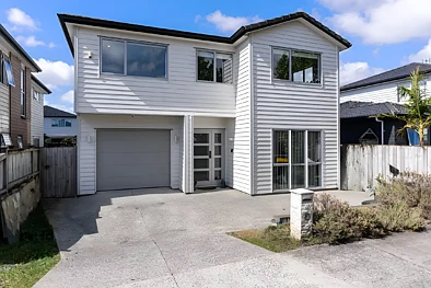 Flat Bush 6Kwarto A Modern, Spacious Family Home in a Prime Location