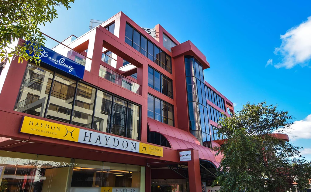 Takapuna MODERN FITOUT IN A TOP LOCATION!
