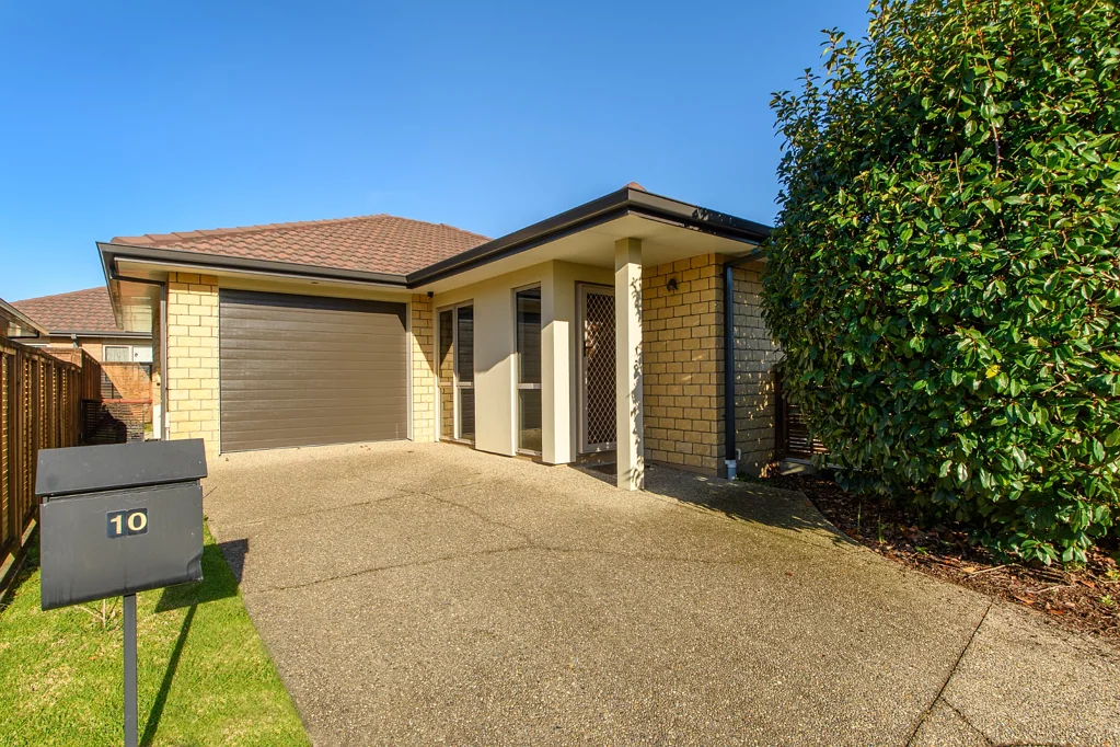 Pyes Pa 2 Bedroom Easy Living in the Heart of Havenbrook Village