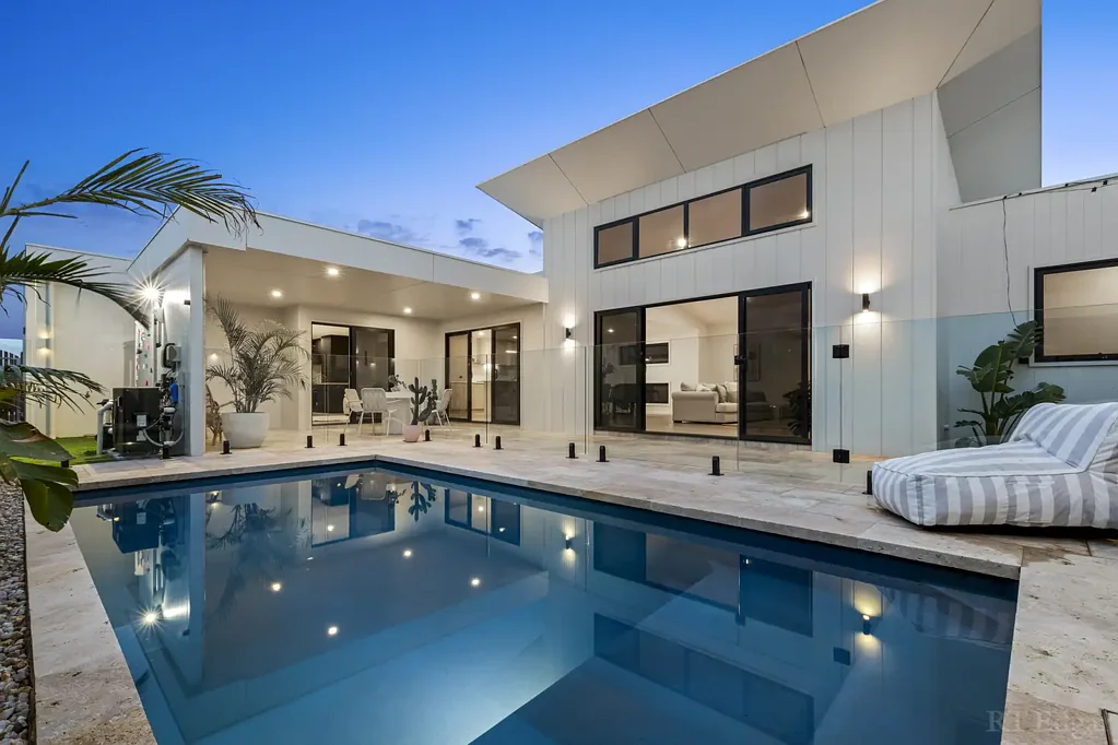Ocean Grove 4ห้องนอน Luxury Dual-Living Home