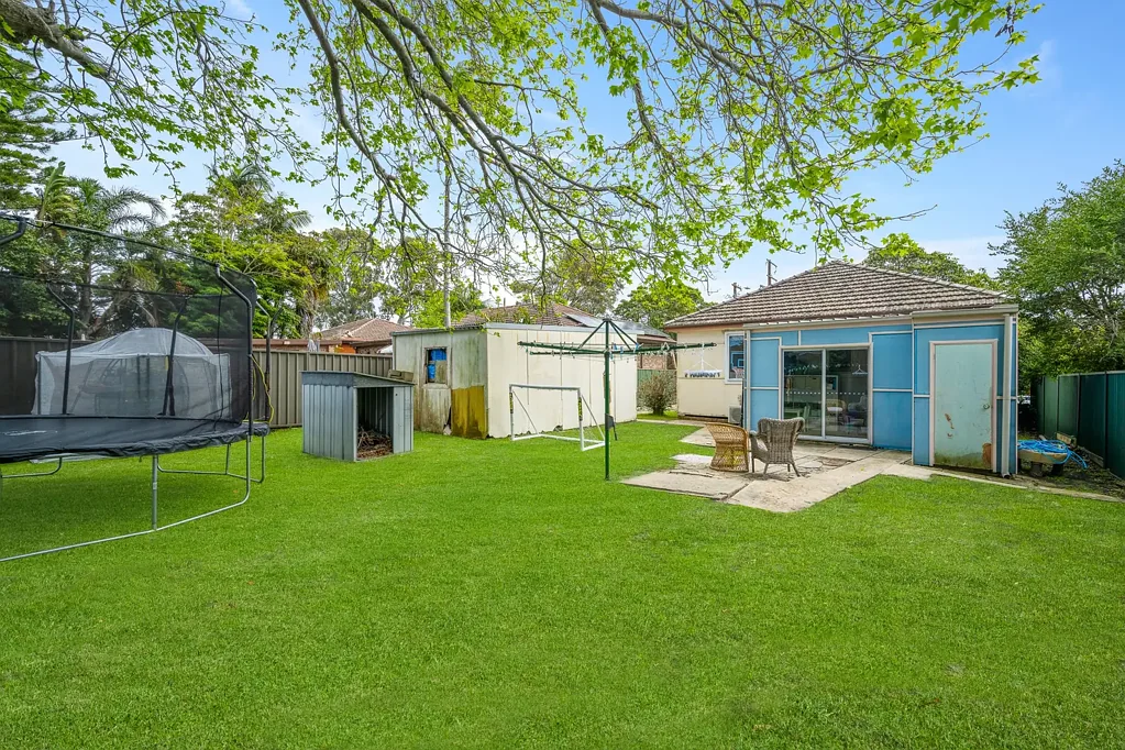 Caringbah 3房 绝佳入门级机会，未来潜力无限 Fantastic entry level opportunity with endless future possibilities