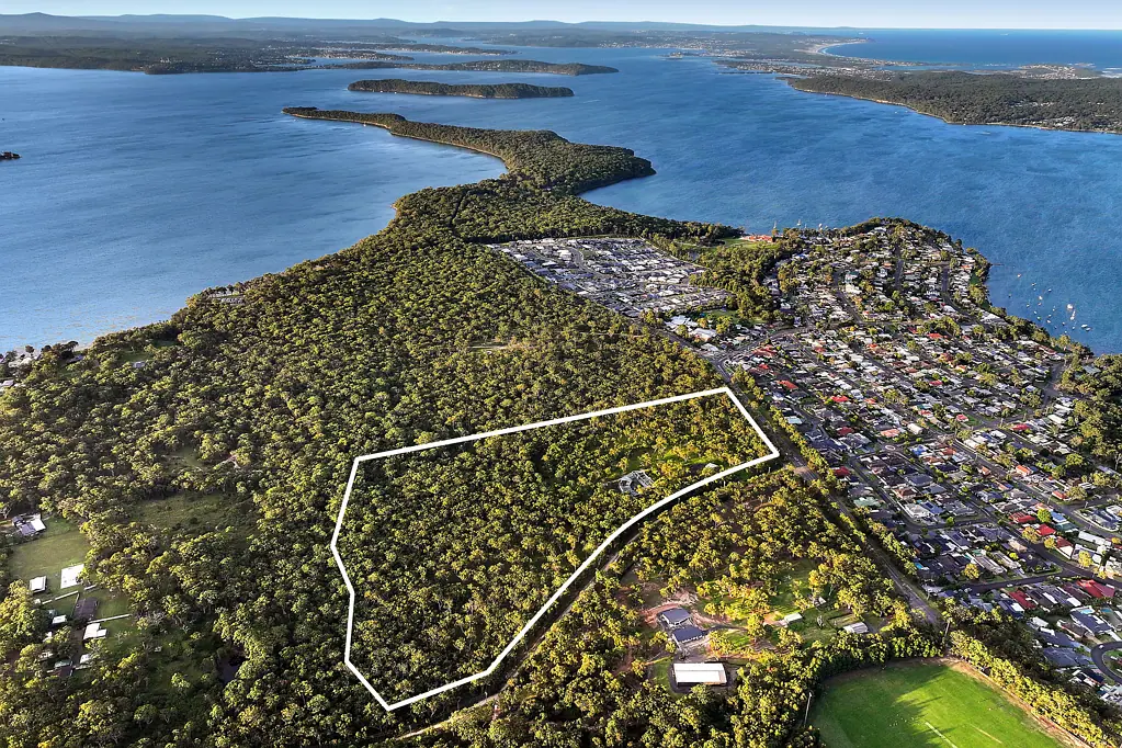 Gwandalan A rare 27.4 acres with enormous potential