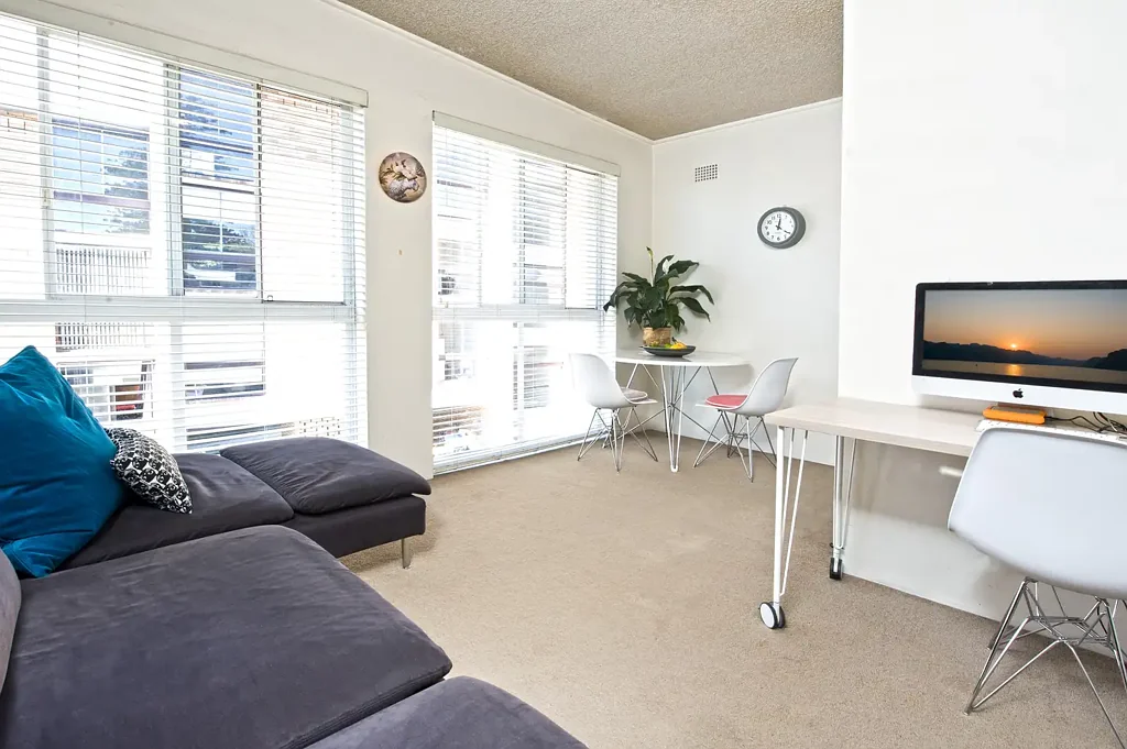 Bronte 1房 顶层位置 安全公寓 明亮室内 大型窗户 步行海滩 清新海风 Perfect Entry Or Investment To The Bronte Market – 800m to Beach