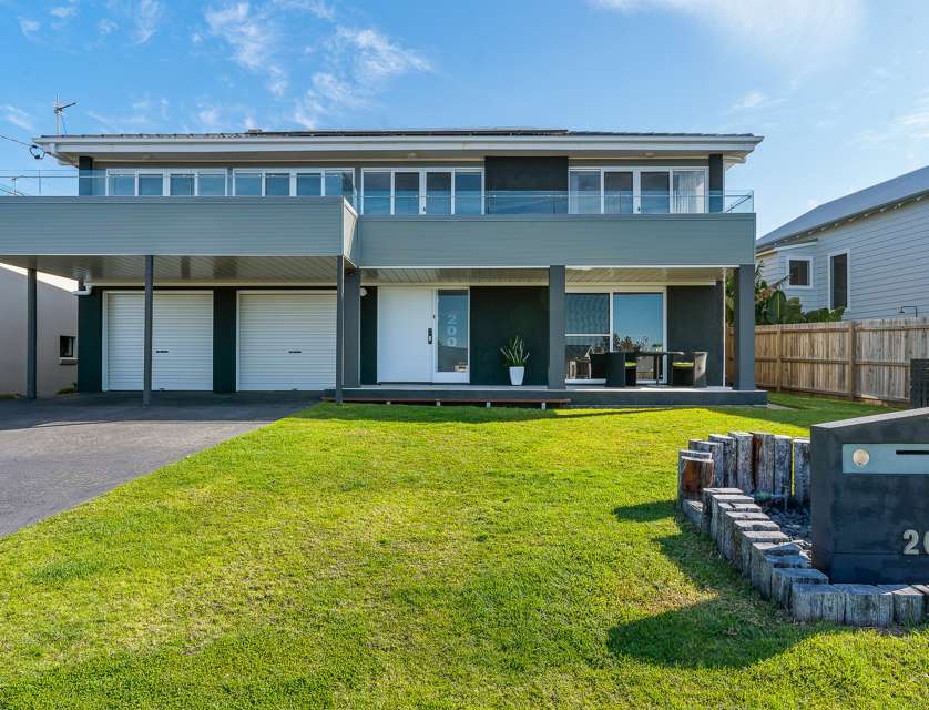 200 Mitchell Parade, Mollymook Beach, NSW 2539, 4 Bedrooms, 2 Bathrooms, House