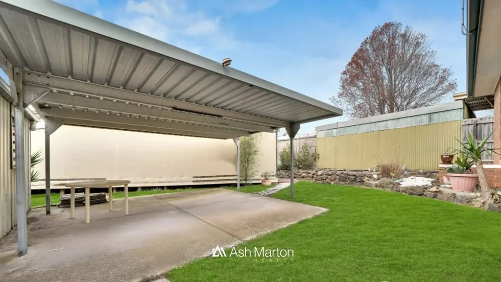 Vibrant Three Bedroom Unit