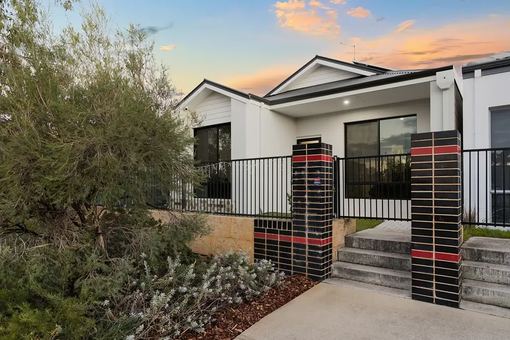 Wellard 3Zimmer Modern, Low-Maintenance Living with Parkland as Your Front Yard