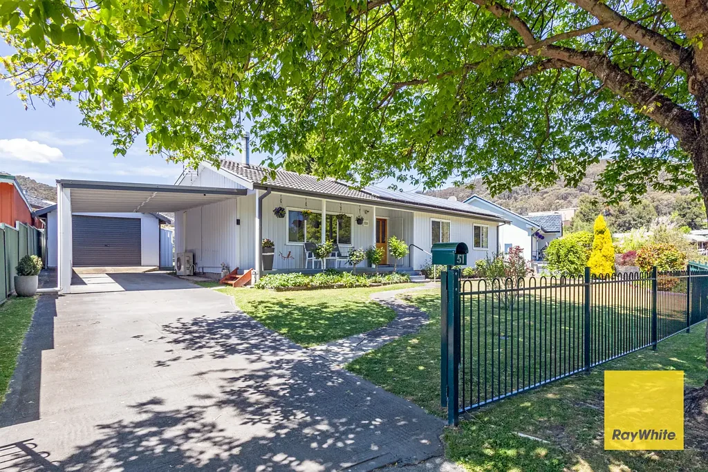 51 Maple Crescent, Lithgow, NSW 2790