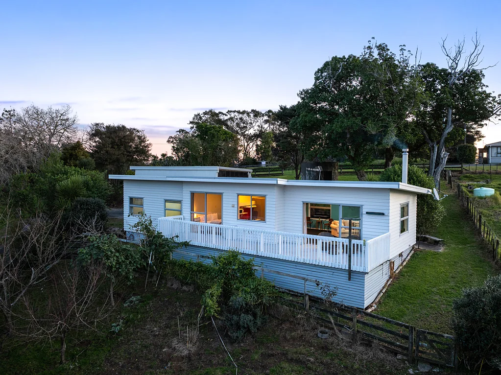 Waimauku 5Phòng ngủ Vendors relocating - MUST BE SOLD!