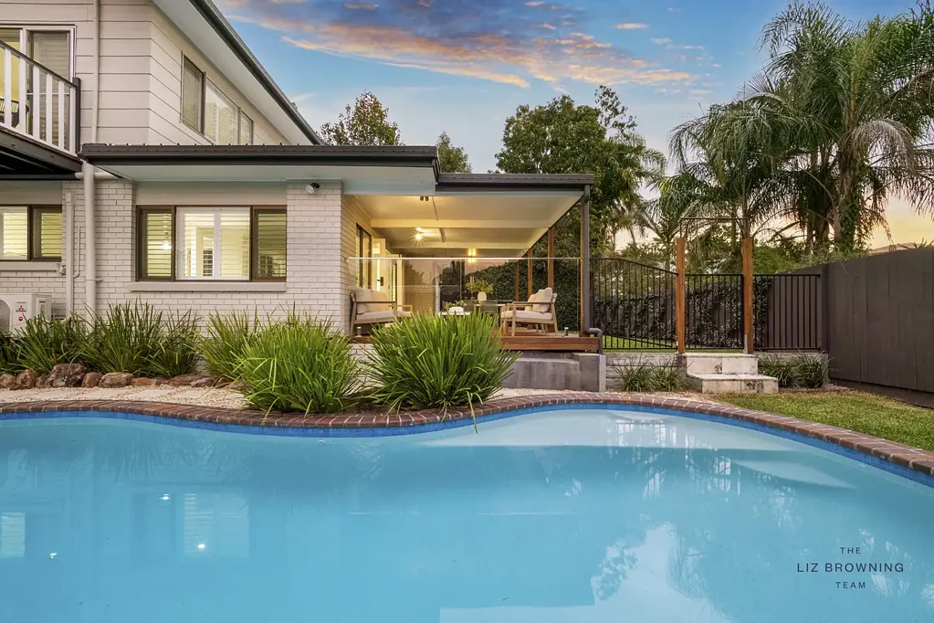 Chapel Hill 4Habitaciones Spacious Family Living with Private Master Retreat, Home Office, Pool, Fireplace & Mt Coot-tha Views