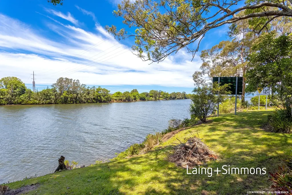 Taree One of the last riverfront blocks in Taree