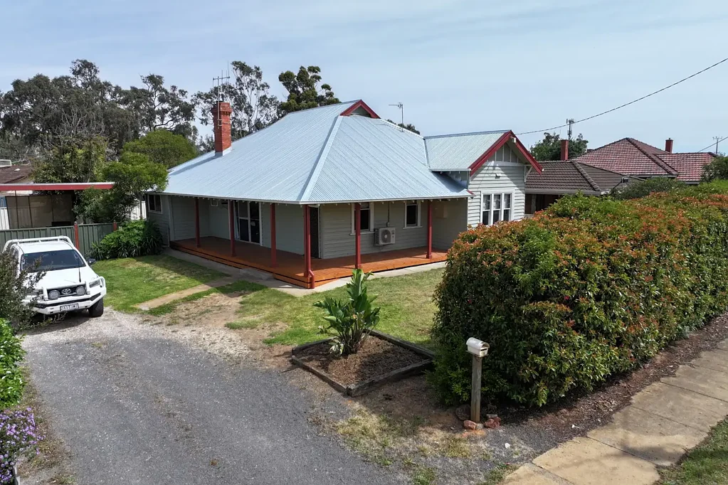 Rochester 4ห้องนอน FEDERATION-STYLE HOME IN PRIME LOCATION