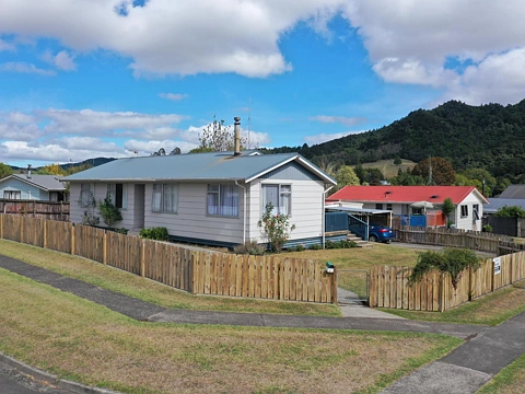 Ngaruawahia 3房  Family home with captivating views