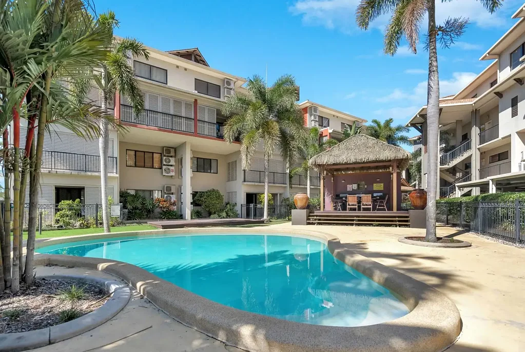 FURNISHED Sky-Villa 2 Bed, 2 Bath + Study / City Waters Cairns