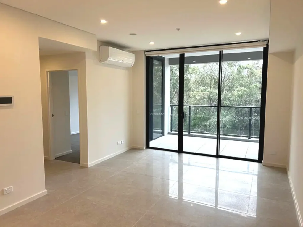 Brand New Unit in the heart of Rouse Hill!