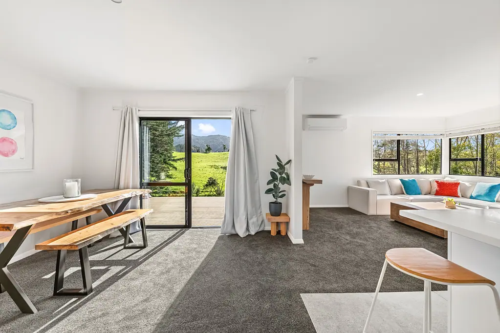Mangawhai 4房  Your New Lifestyle Awaits - Renovated Family Home