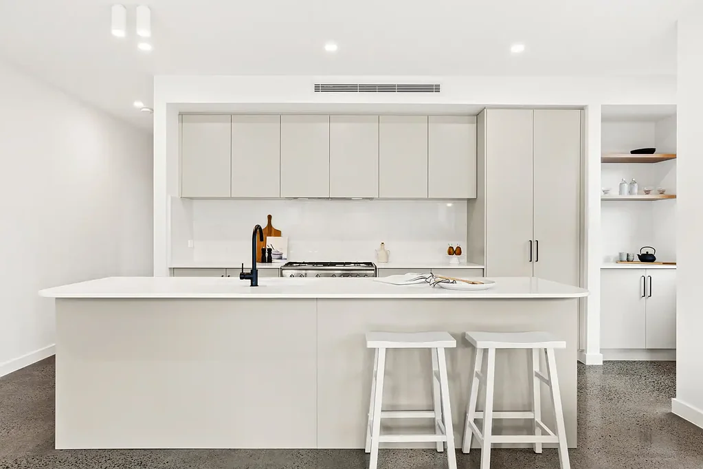 Woonona 4房 奢华、低维护的家庭生活 Luxury, Low-Maintenance Family Living
