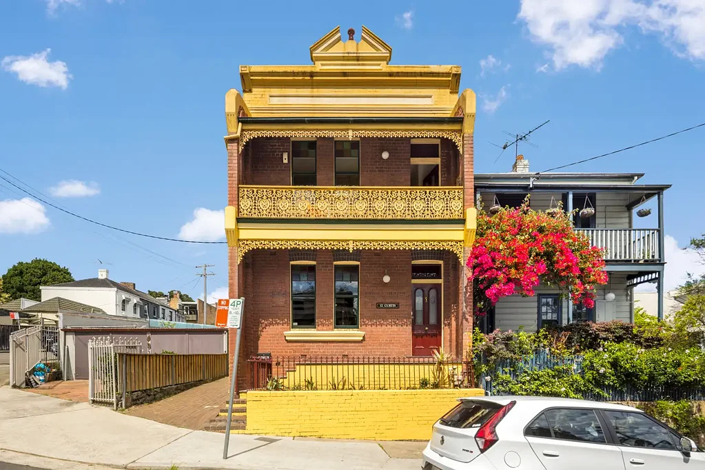Balmain 3部屋 Tightly held c1890s terrace presented in the classic tradition