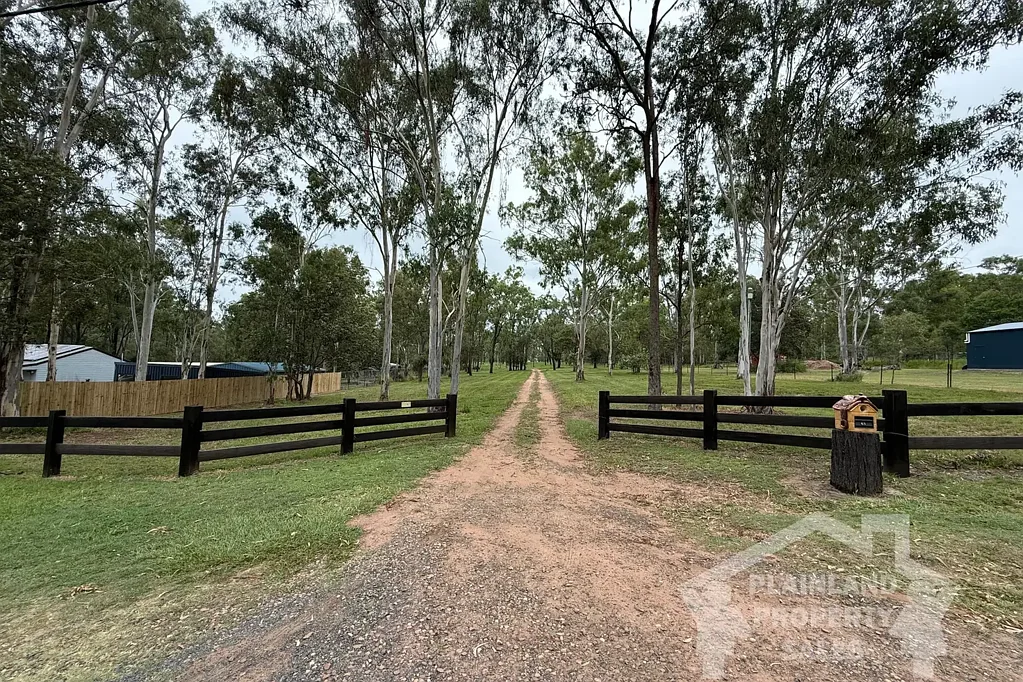 Brightview 宁静乡居生活 一英亩围栏地块 水电已接通 毗邻Fairways Precinct 无限制契约 Rural Lifestyle Opportunity