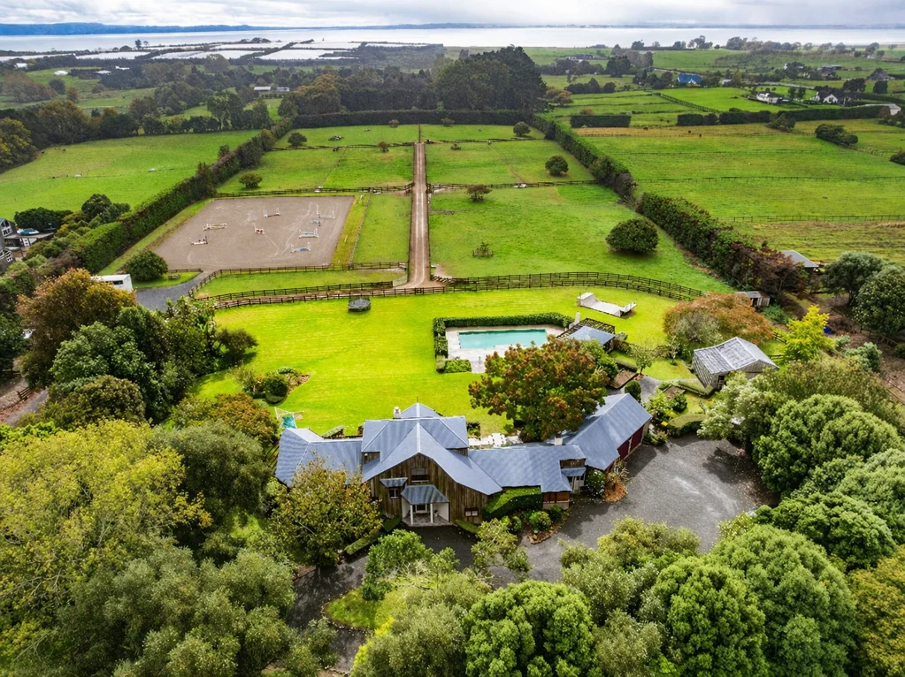 Karaka 5Phòng ngủ Lifestyle living with serious equestrian appeal