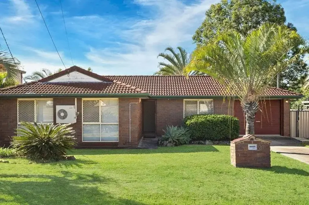Redbank Plains 3 Bedroom Spacious Family Living on 819m² with Shed and Rear Access