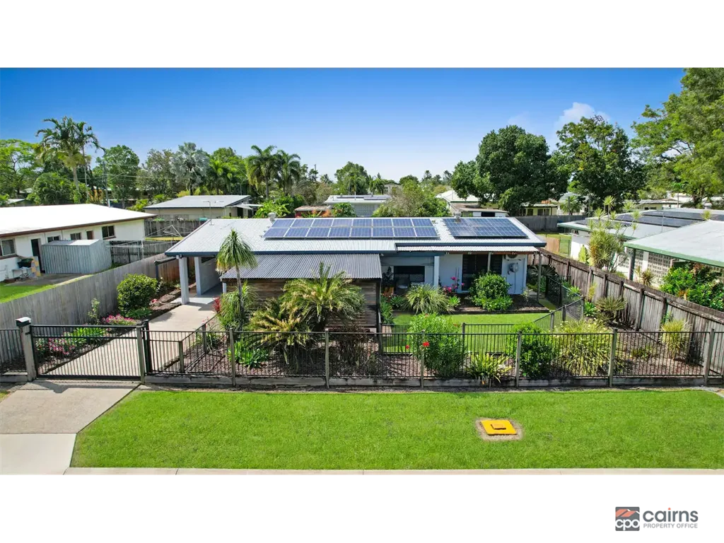 3 Leslie St, Mooroobool, QLD 4870