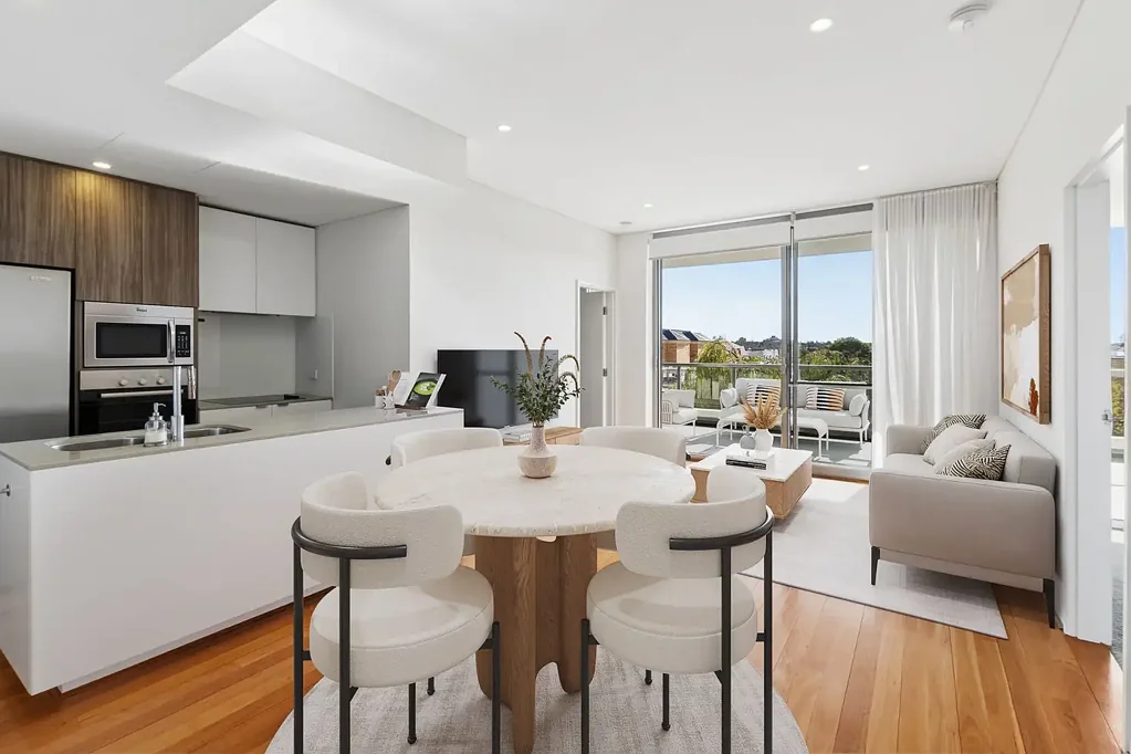 East Perth 2房  Inner city convenience. Resort style living.