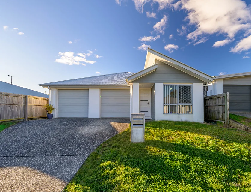 1 & 2/10 Awoonga Crescent, Morayfield, Moreton Bay Region, 4 રૂમ, 3 બાથરૂમ, House