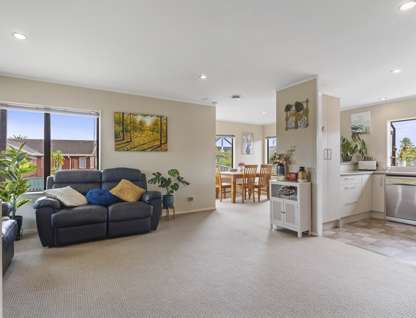1/5 Kenwick Place, Burswood, Manukau City, Auckland, 3房, 2浴, 独立屋