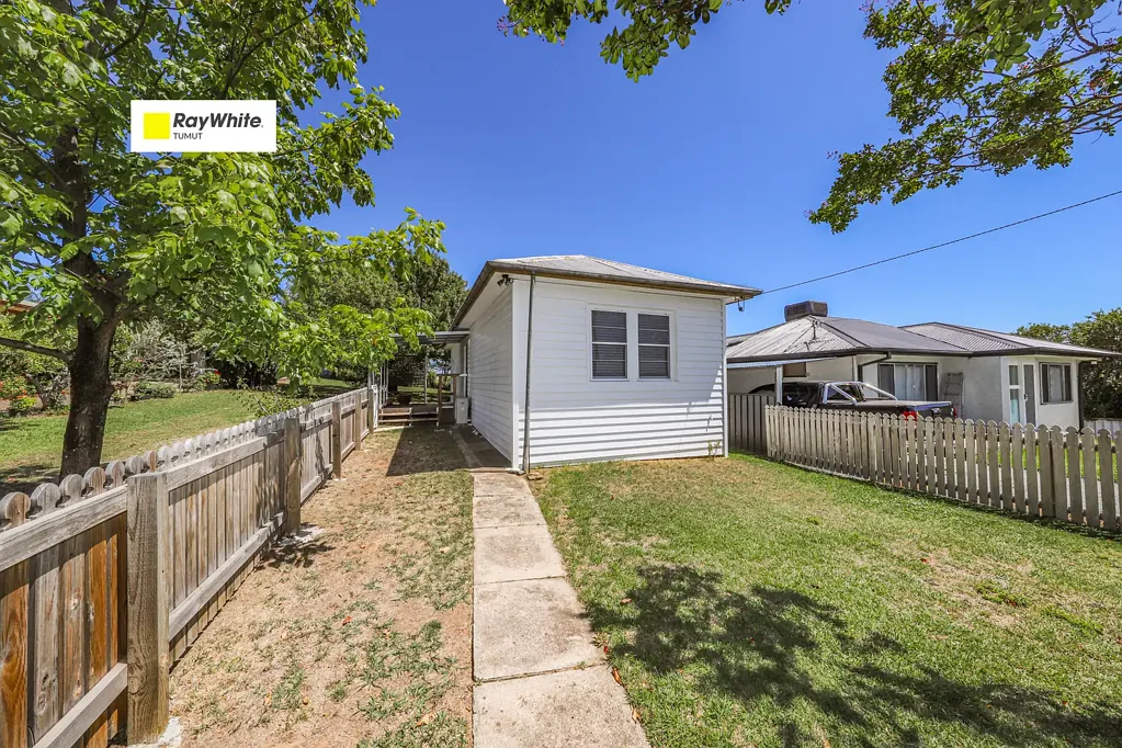27 Lambie street, Tumut, NSW 2720