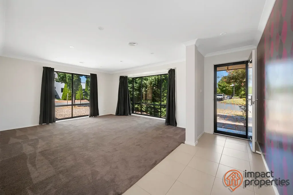 19 Patrick White Circuit, Franklin, ACT 2913