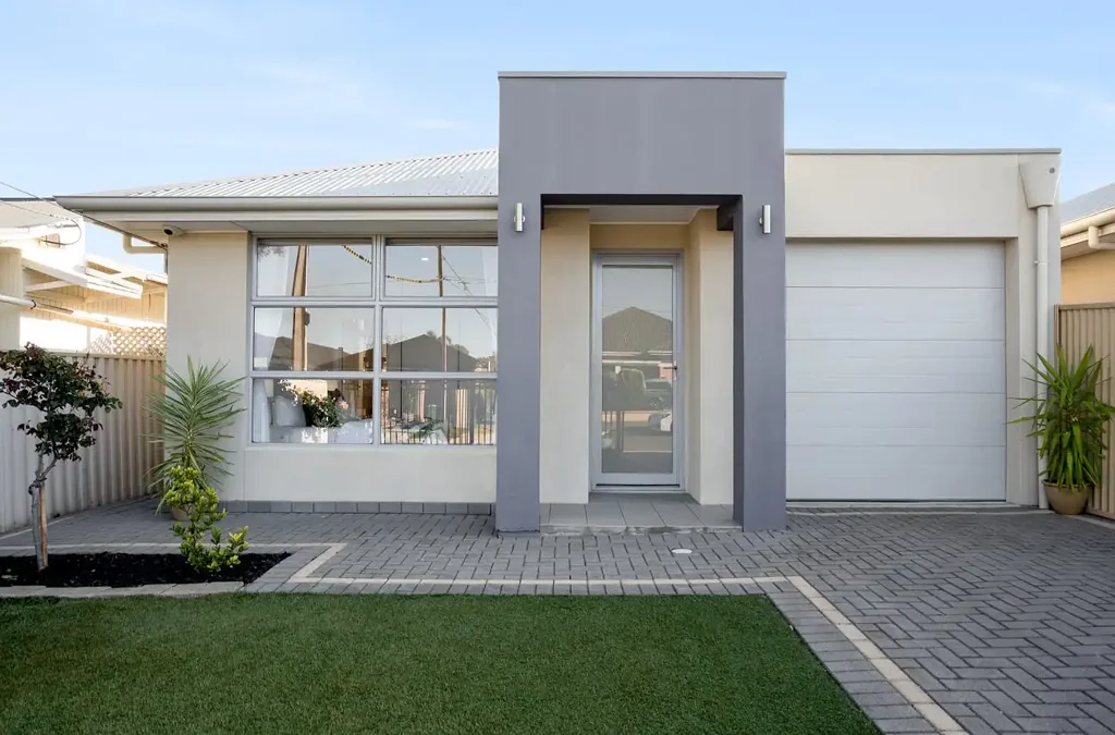 Delightfully Decadent-Multiple Indoor & Outdoor Entertaining Spaces!