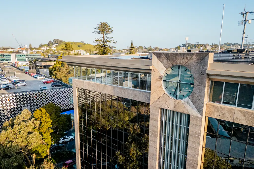 Newmarket COMPACT AND MODERN OFFICE WITH PARKING