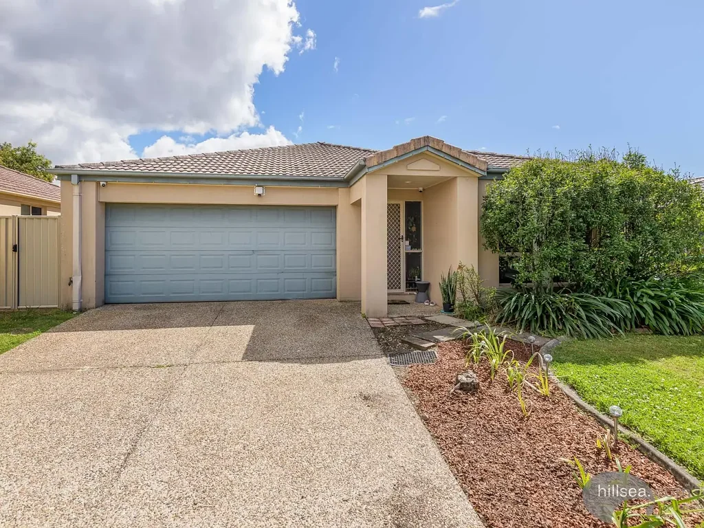 Helensvale 4 Bedroom HELENSVALE LIVING WITH EVERYTHING AT YOUR DOORSTEP