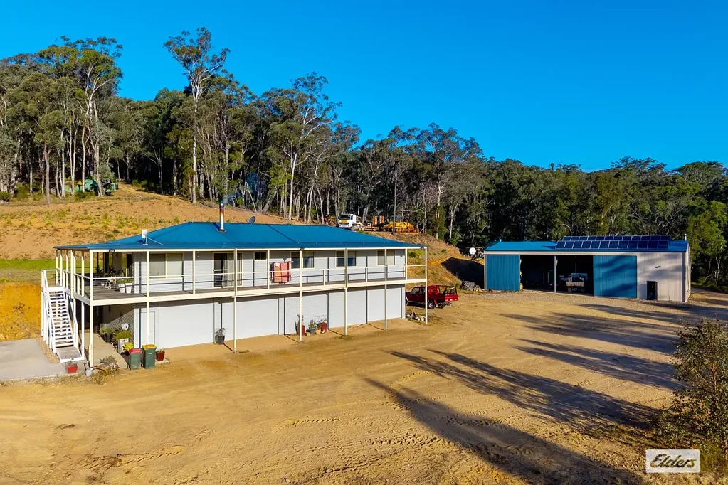 Black Range 4 Slaapkamer PRIVATE OFF GRID HOME & INDUSTRIAL SHED - MINUTES FROM BEGA