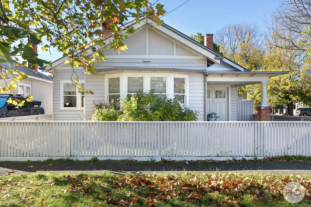 Ballarat Central 2Moenga Immaculate Period Style in the Heart of the Medical Precinct